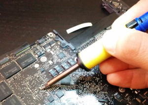 خدمات تخصصی تعمیرات سخت‌افزار و بهینه‌سازی سیستم‌ها